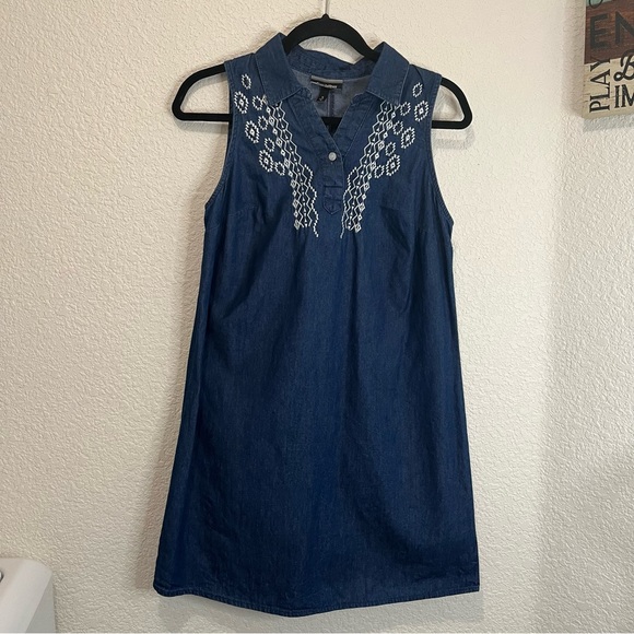 Allison Brittney Blue Chambray Embroidered Sleeveless Dress Womens Size S - Picture 10 of 10